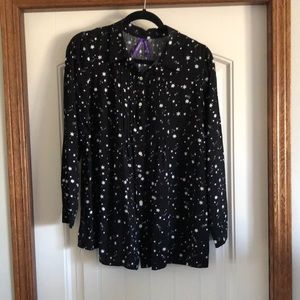 Star print maternity button up top